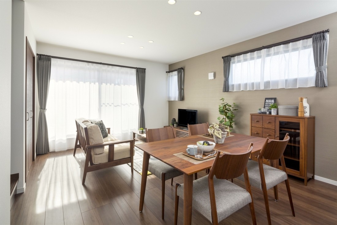 ＷＯＯＤ ＢＲＯＷＮ