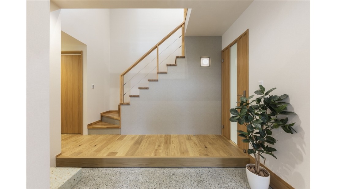 階段部分も切り取った絵となるような空間設計。