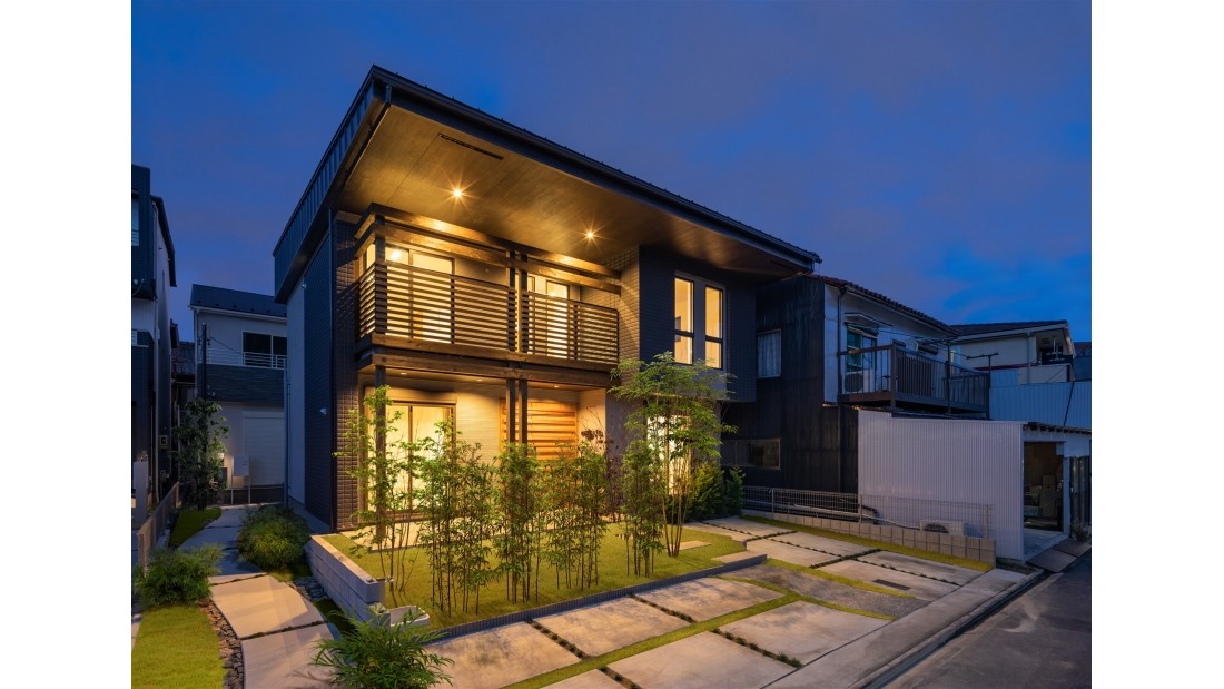 60年張替え不要の総ＡＬＣコンクリート外壁。太陽光発電10ｋＷ搭載住宅。